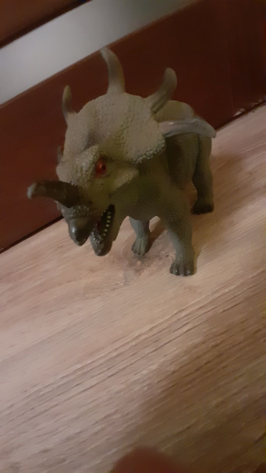 Duża figurka dinozaura