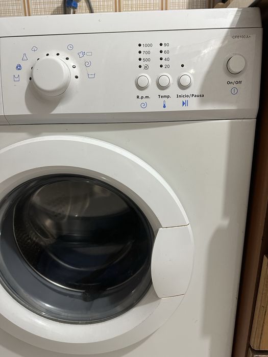 Máquina de Lavar Roupa Confortec