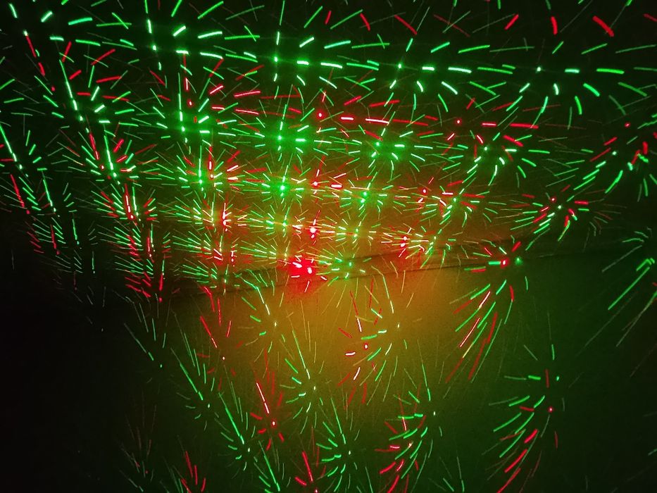 LED-ПРОЕКТОР для свят:Різдва, Нового року. ДН. Працює і від павербанка