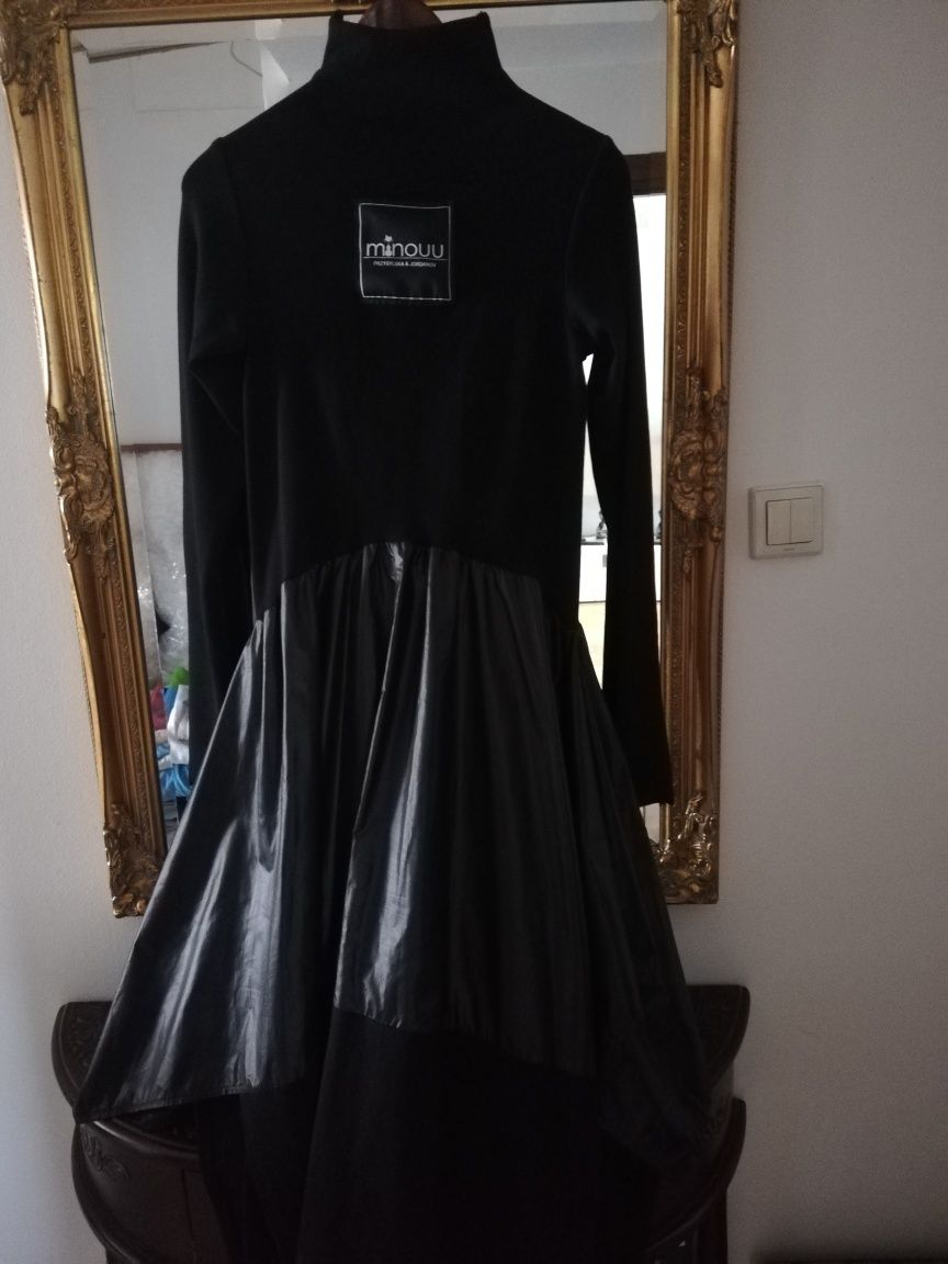 Sukienka minouu czarna