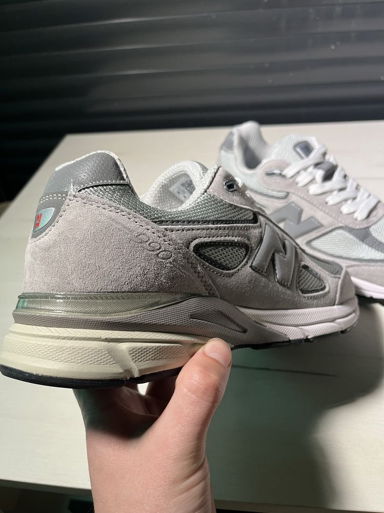 Кросівки New balance 990v4