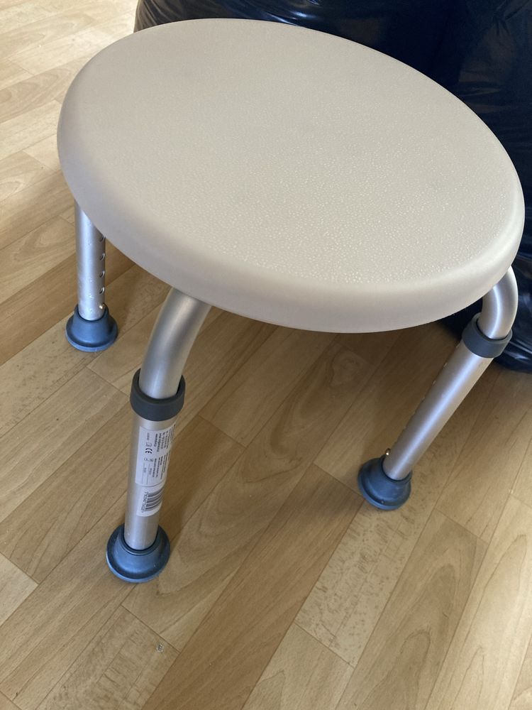 Krzesełko kąpielowe stabilne i nowe