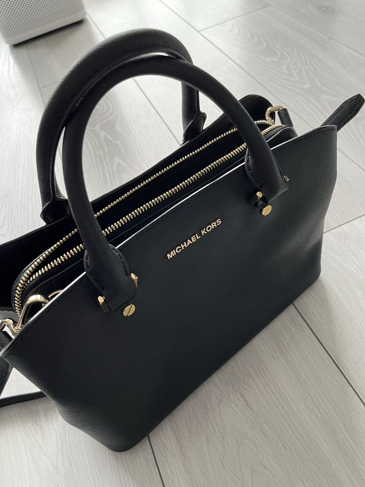 Michael Kors torebka czarna kuferek na ramię listonoszka damska