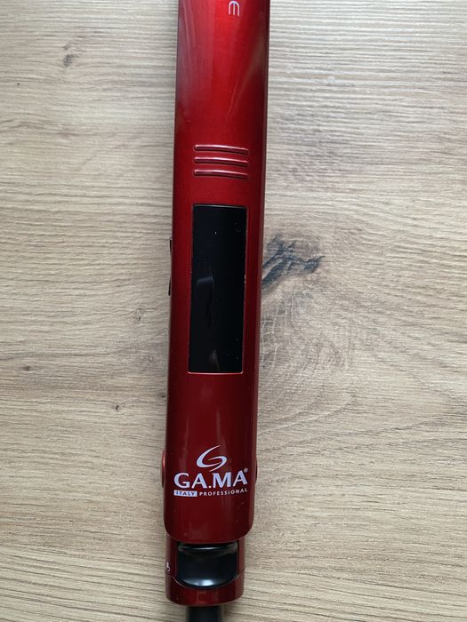 Продам утюжок для волосся Gama б/у