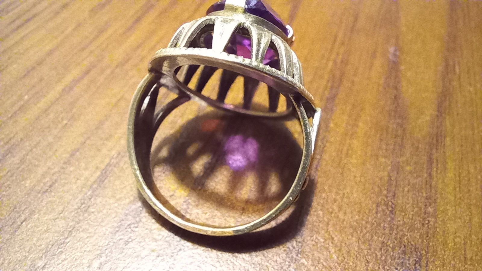 Кольцо перстень серебряное с розовым камнем.  875*
