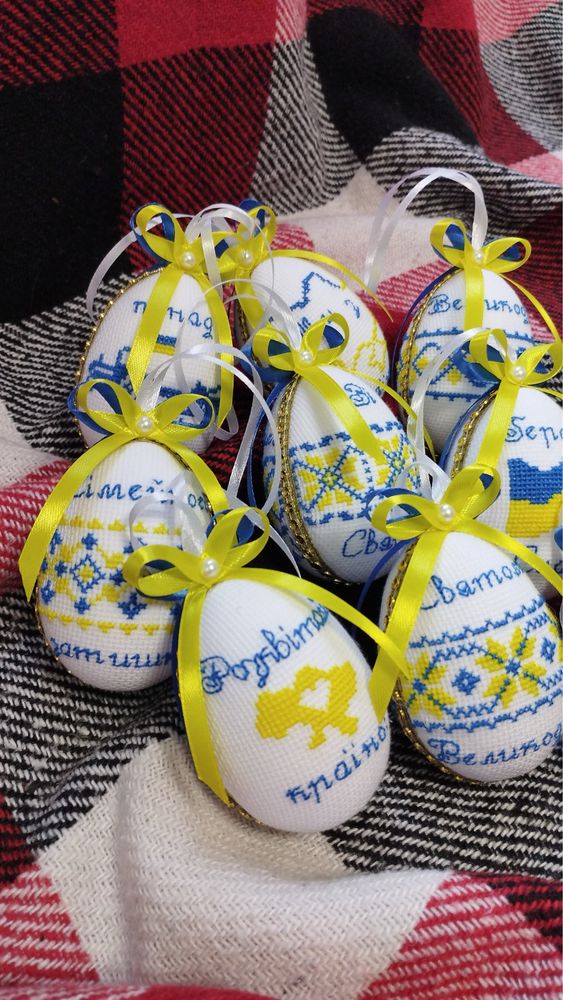 Вишиті великодні яйця / Великдень / паска/ вишиті писанки