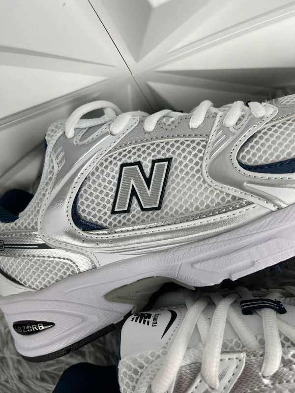 Biały^ufać^NewBalance530^UnisexTrampki Roz.42