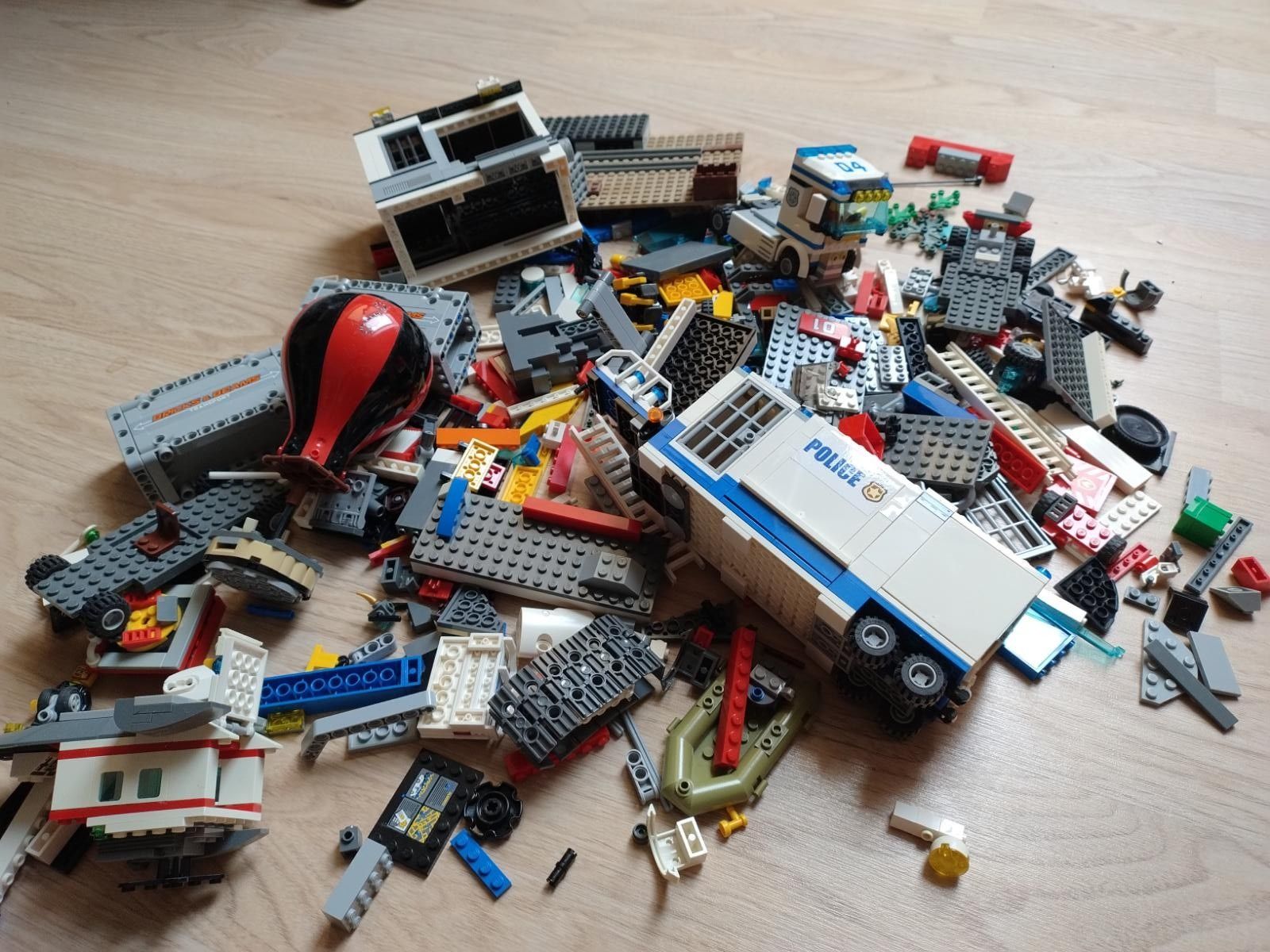 Kosz klocków LEGO