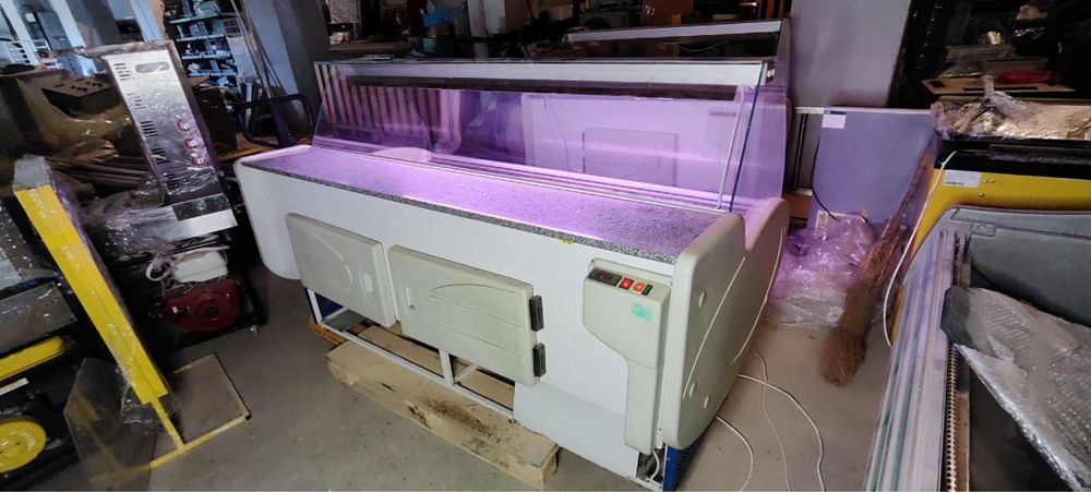 ТЕРМІНОВО!!! Розпродаю холодильні вітрини (2м) + НОВИЙ КОМПРЕСОР