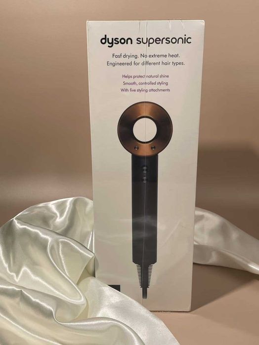 Wspaniała suszarka do włosów w kolorze niebieskim