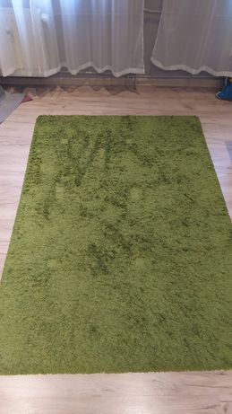 Zielony dywan (wymaga czyszczenia)