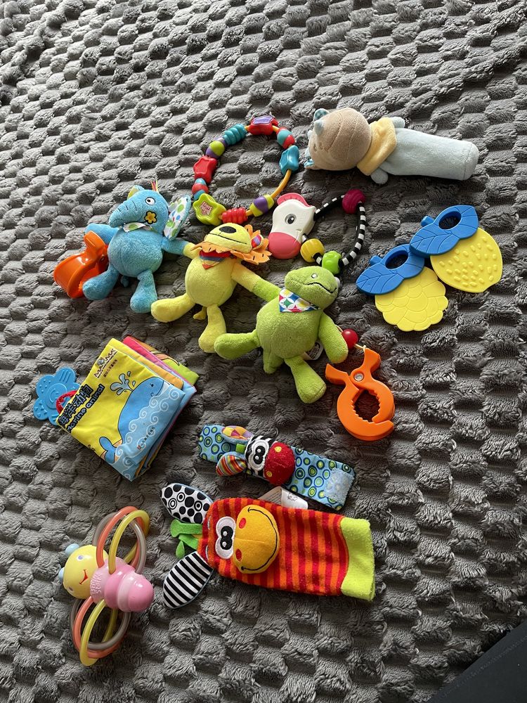 Іграшки для немовлят новонароджених книжка шуршалка прорізувач