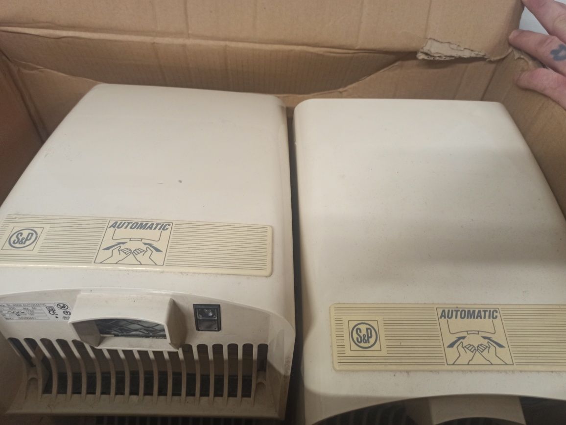 Suszarka do rąk automatyczna.Posiadam 4 szt.