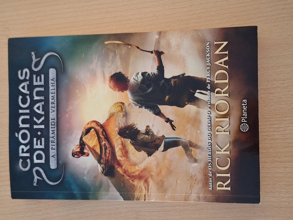 Livro "A pirâmide vermelha"