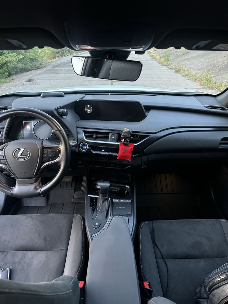 Lexus UX250h 2019