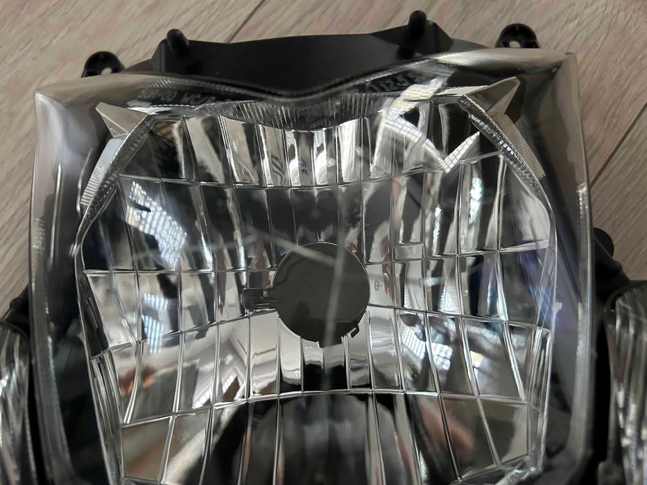 Suzuki GSX-S750 Reflektor Lampa przód 17–19