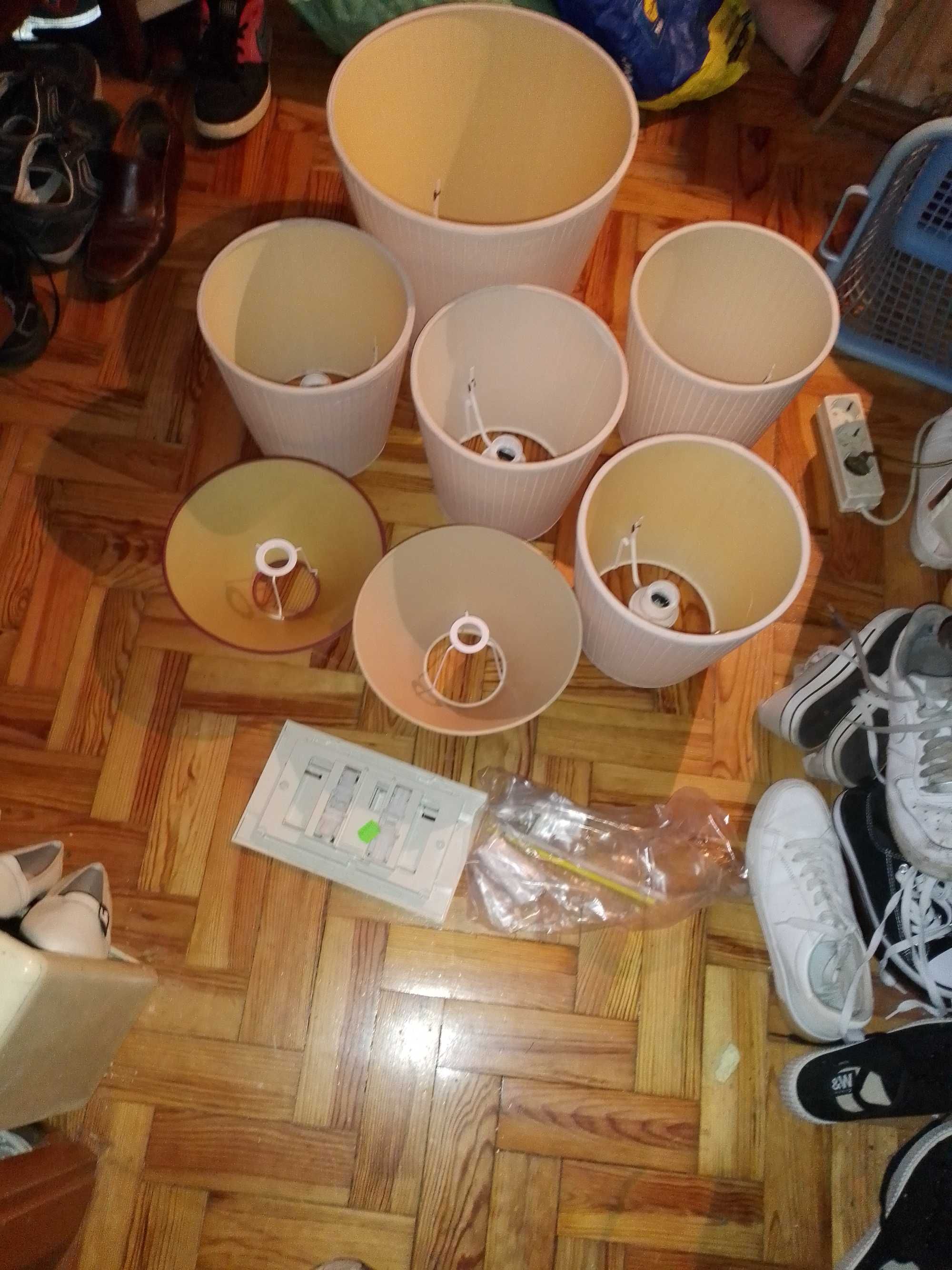 DeseJa acender a luz ou é cedo?Interruptor3E-AbaJur5E-S.Bébe5EDesde 3E