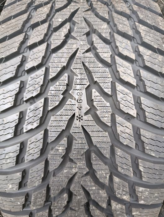 Продам комплект шин Nokia Snowproof 1 245/45-17