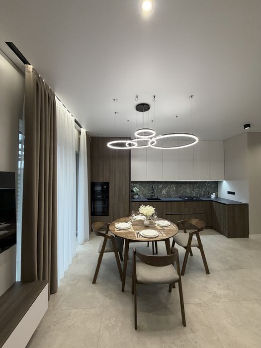 Продаж дуплексу зі стильним ремонтом та підвалом!