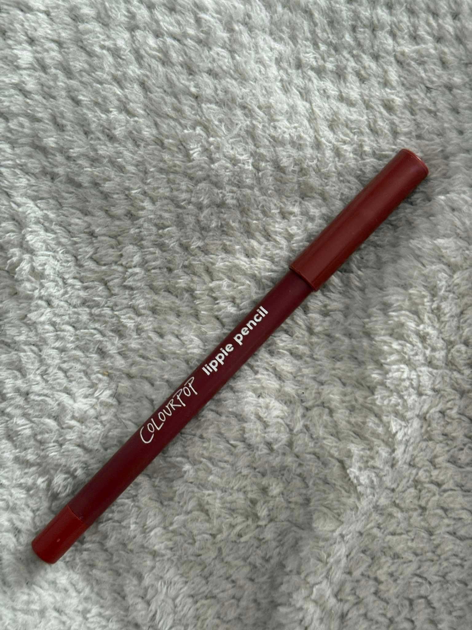 Konturówka do ust colourpop lippie pencil Love bug
