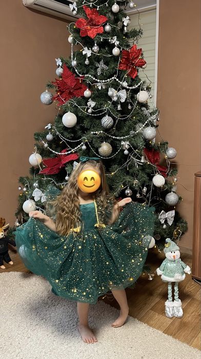 Святкова чарівна сукня на дівчинку