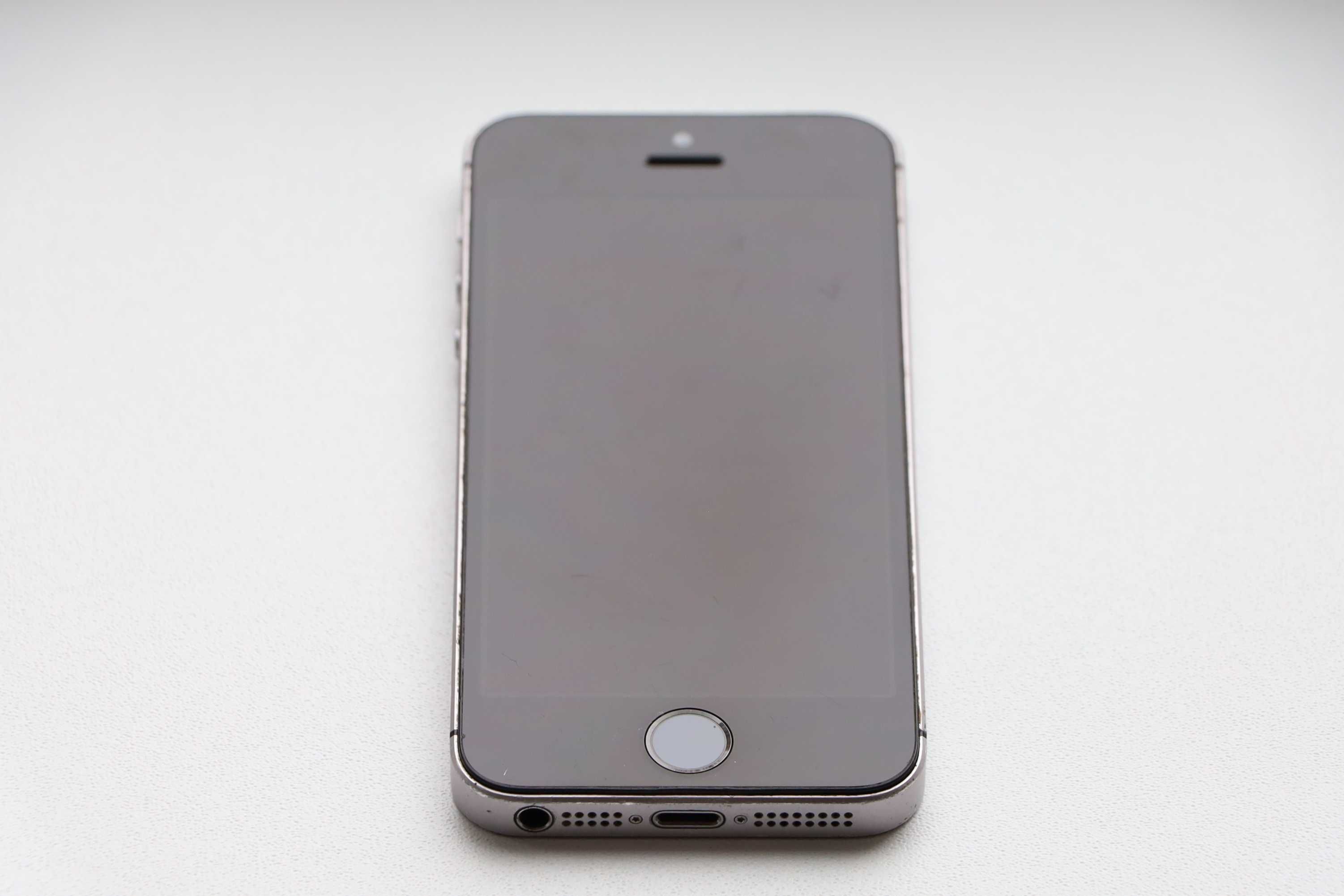 Продам Apple iPhone SE б/в