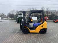 Навантажувач Komatsu FG20NT-15 погрузчик