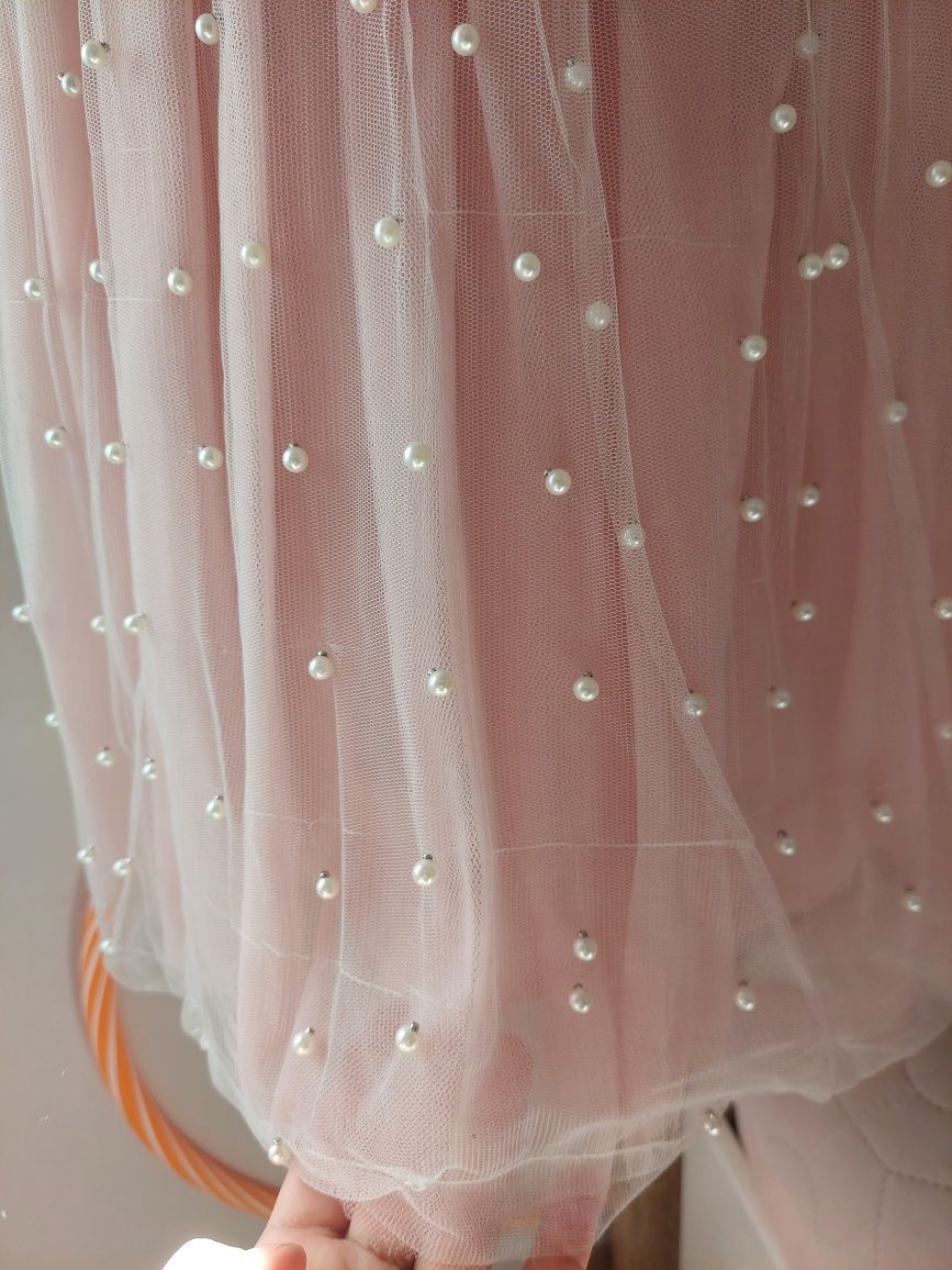Piękna biało różowa sukienka