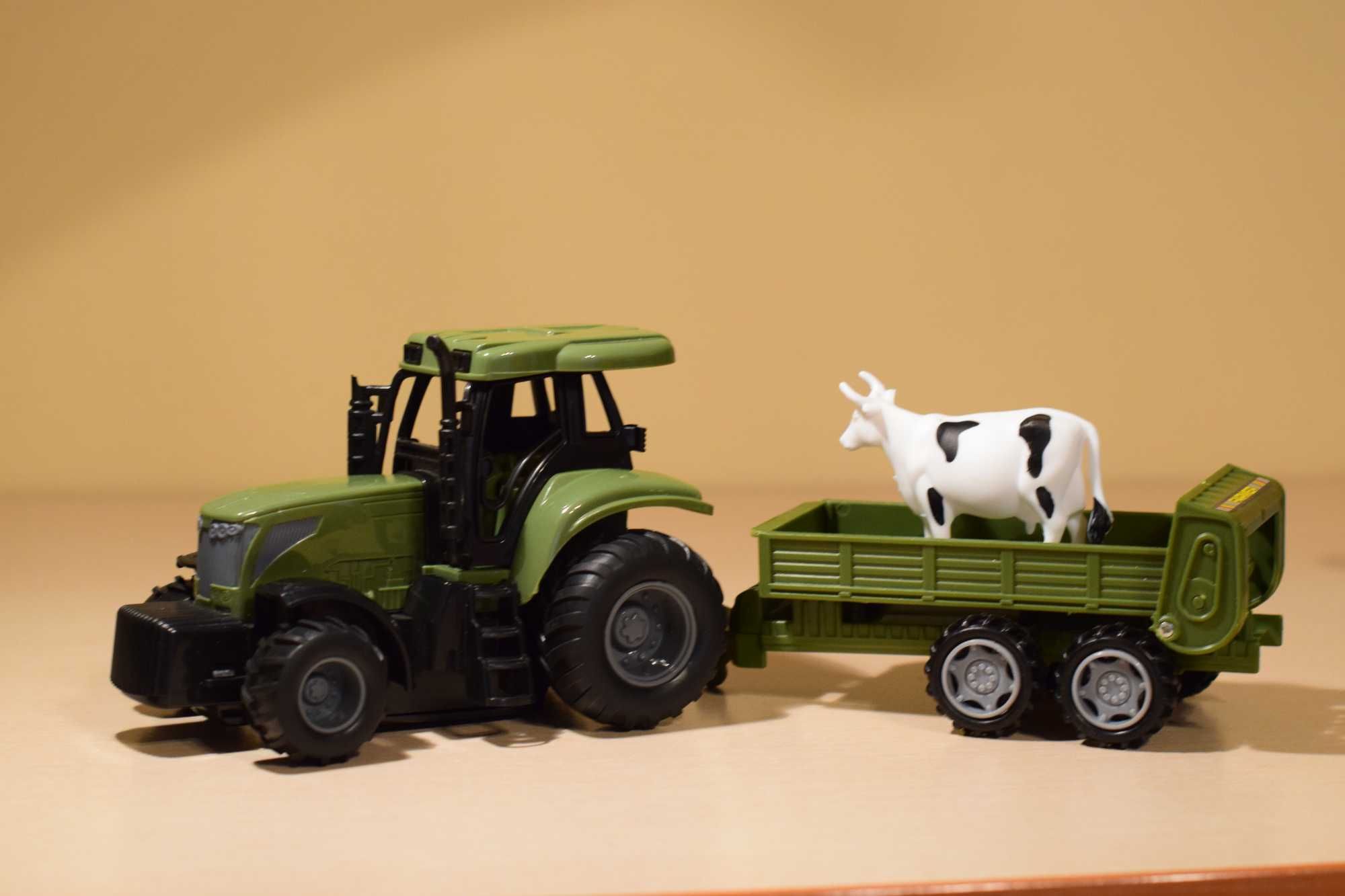 Traktor z przyczepą zdalnie sterowany R/C Farm Tractor 2,3