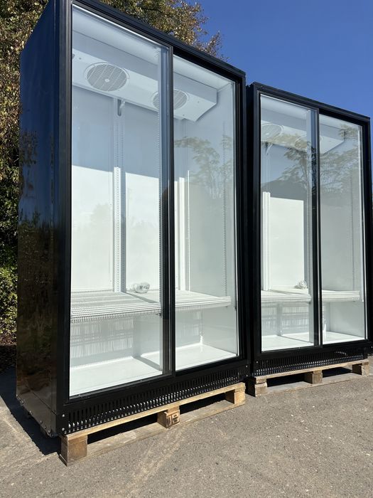 Холодильна вітрина.Вітрини холодильні Холодильник Шафа Витрина Шкаф