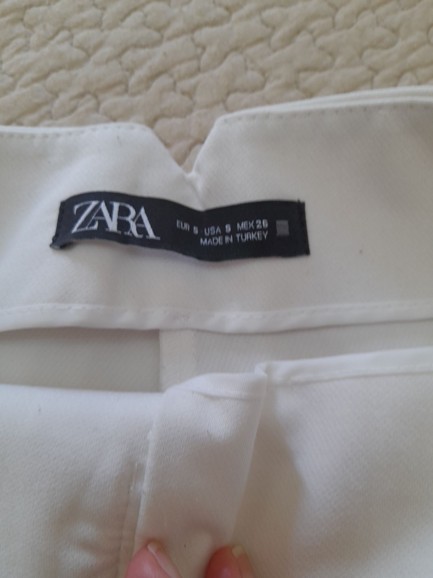 Calças brancas clássicas, da zara