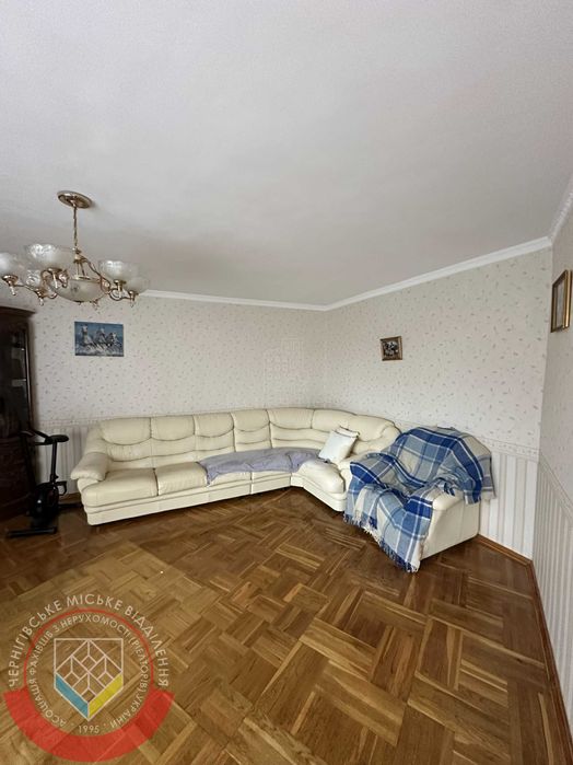 RLT I01 Продам 4 кімнатну квартиру в районі Льотного училища