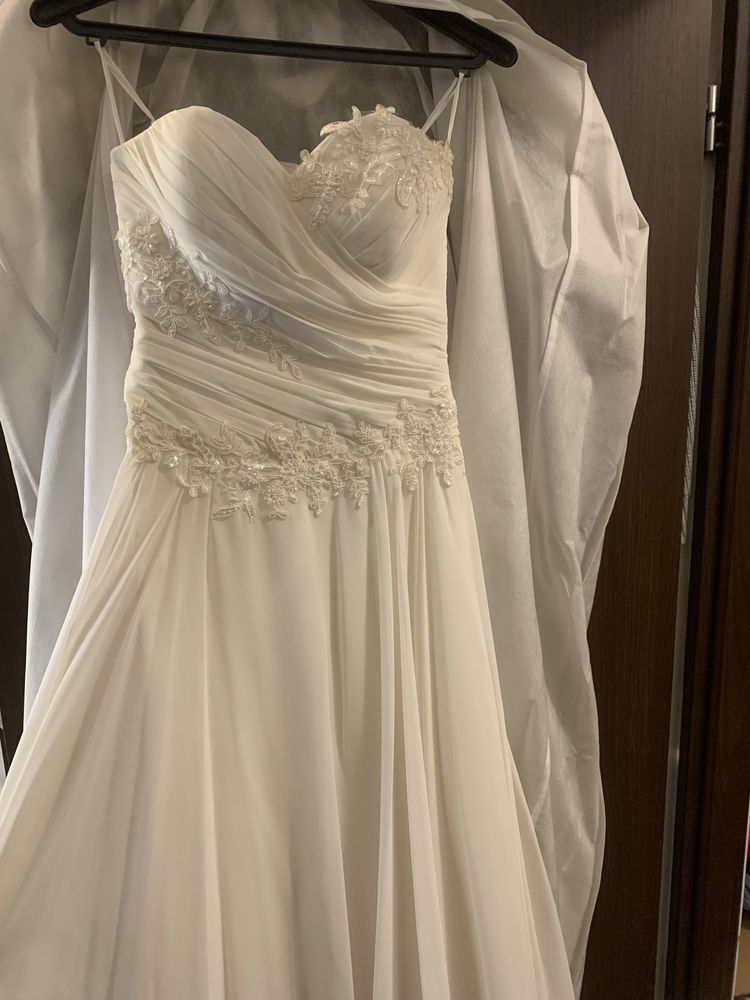 Muślinowa suknia ślubna - kremowa