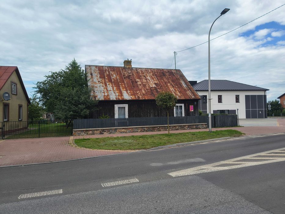 Stary dom drewniany do rozbiórki