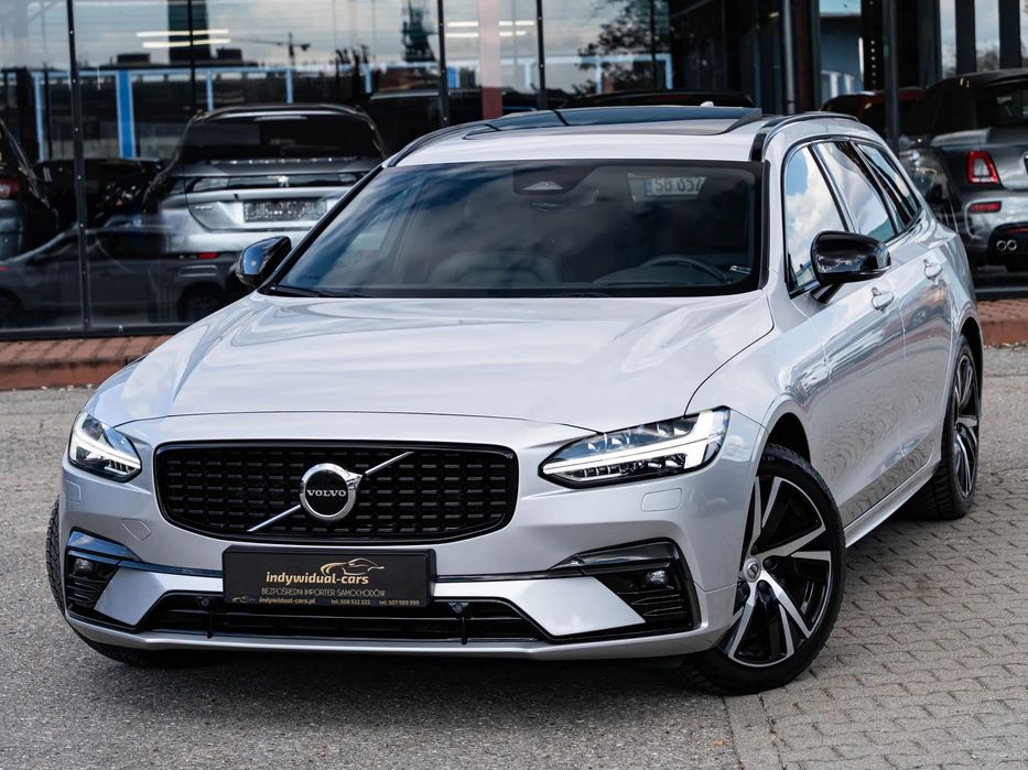 Volvo V90 Benzyna*R-DARK*Kamera*Head-Up*4x CLiMa*ACC*Panorama*BLiS*Harman*EL.HAK