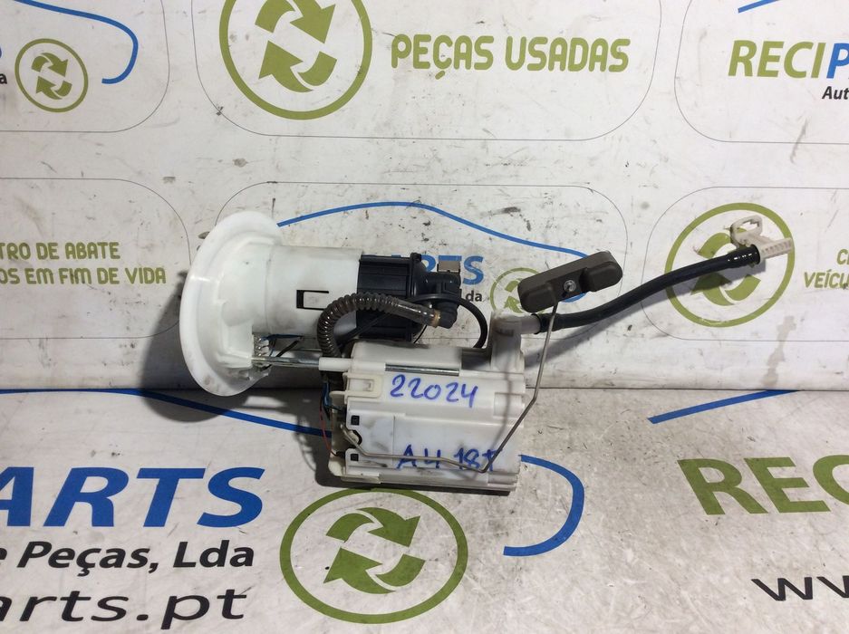 Bomba de combustível Audi A4 B8 1.8T