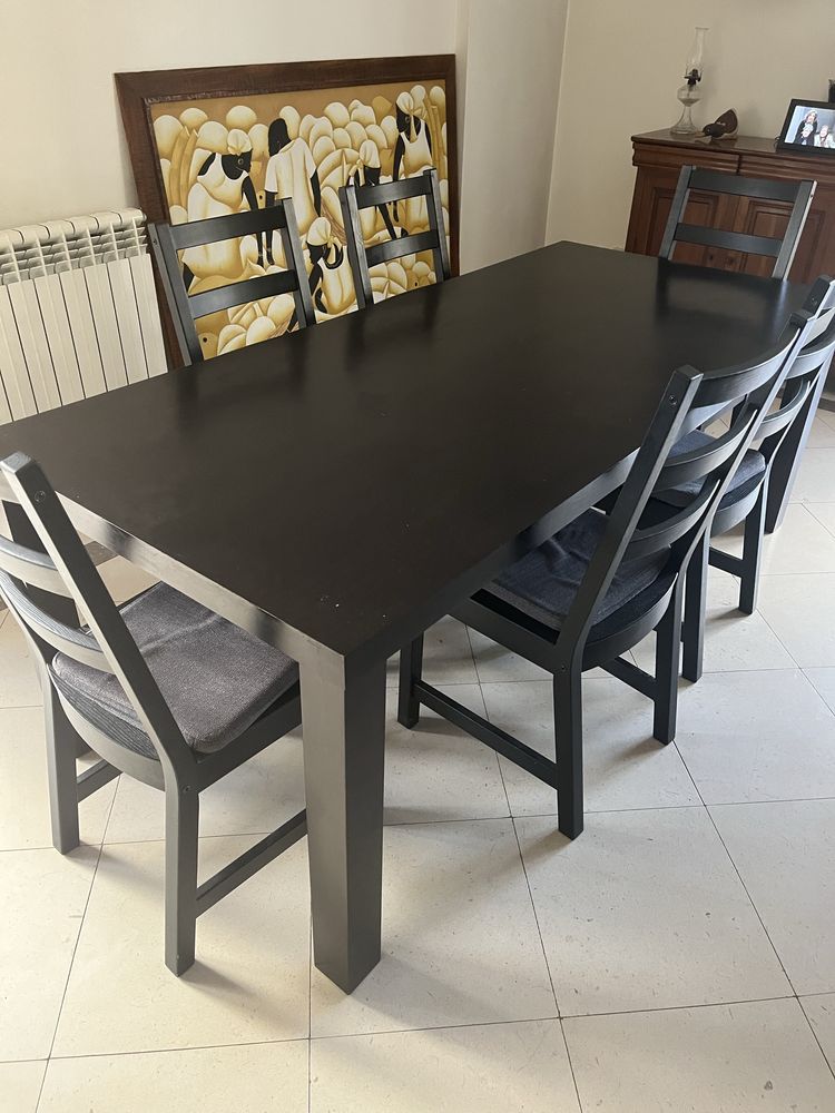 Mesa de jantar preta