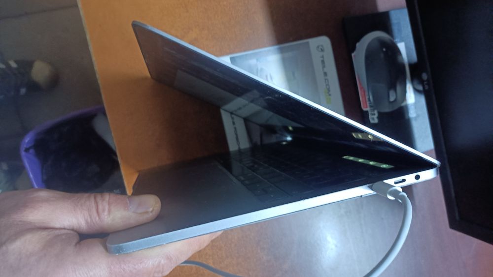 MacBook Pro A1989 i5 8gb 256gb zasilacz