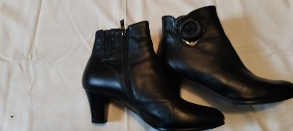 Жіночі шкіряні ботинки, демісезонні