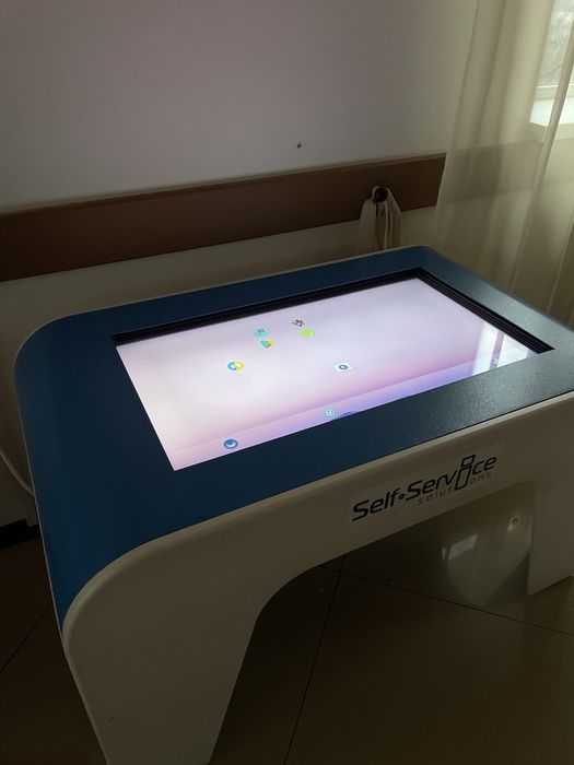 Сенсорний стіл Self-Service Solutions дитячий 32