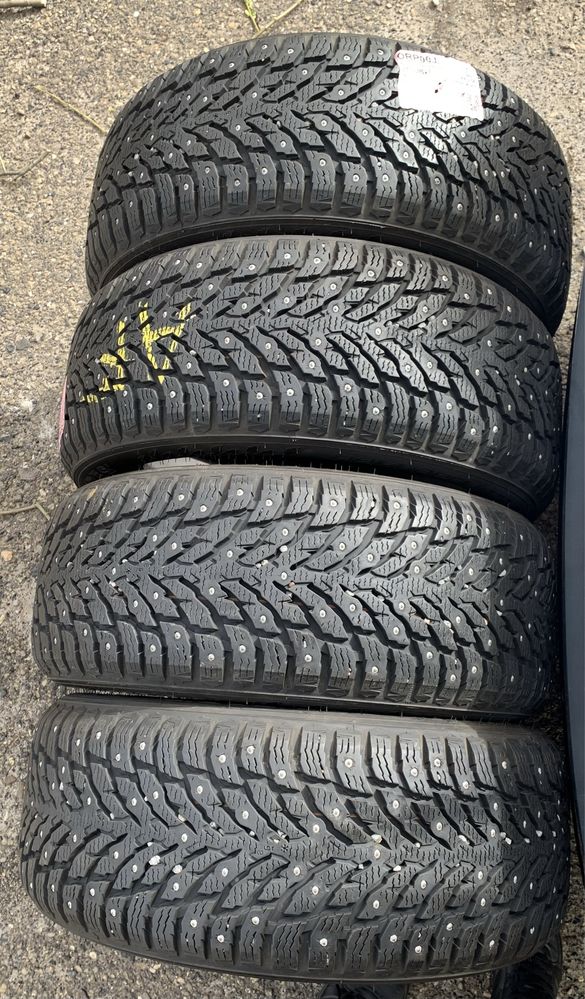 Шини зимові шип NOKIAN TYRES Hakkapeliotta9 225/50 R17