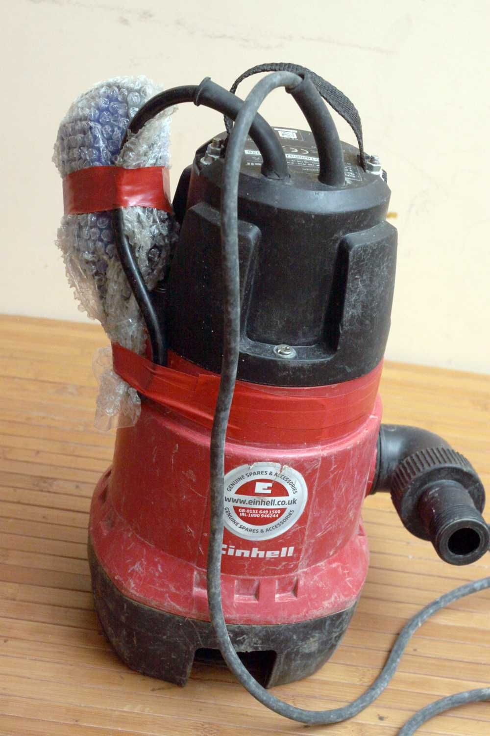 Шлифмашина  DEWALT DW 411, погружной насос