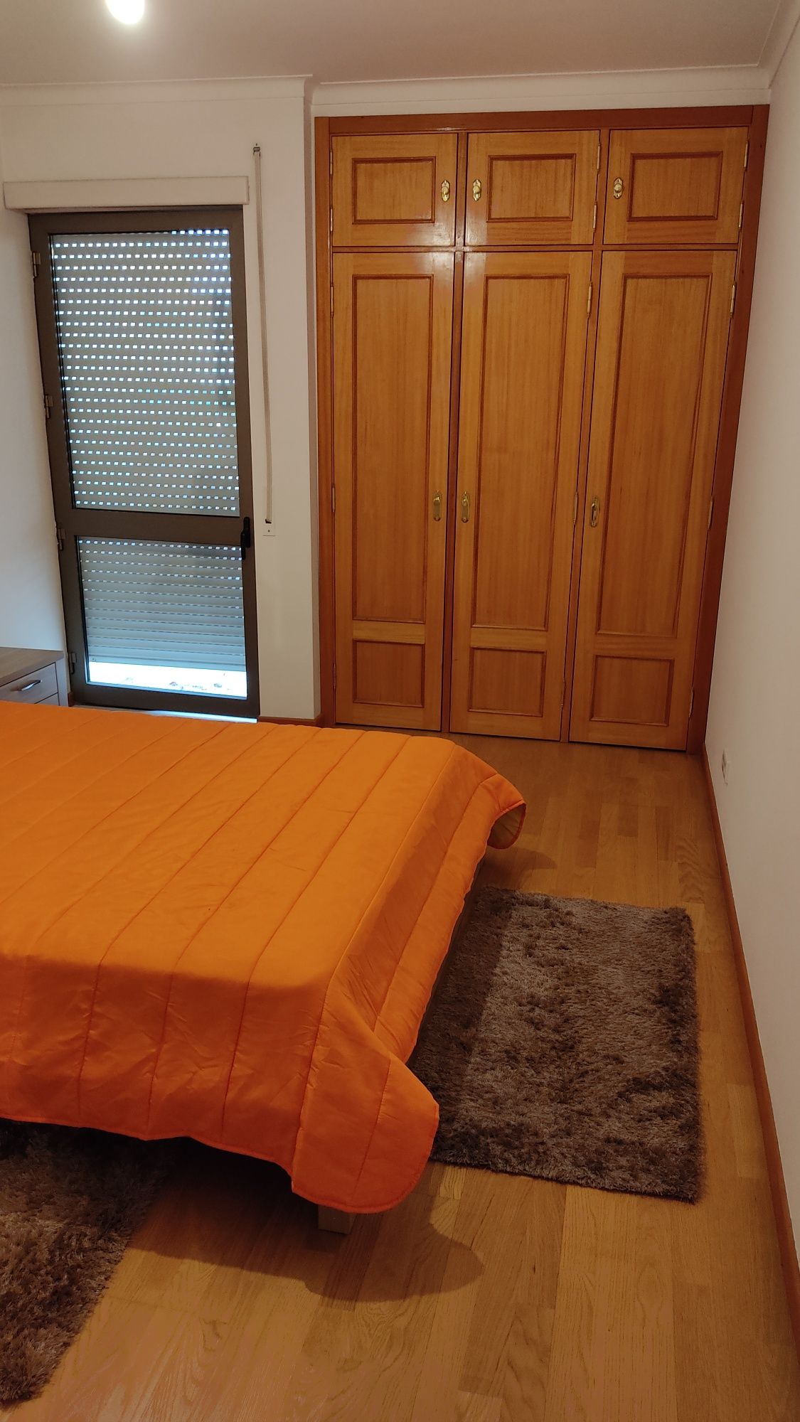 Alugo quarto, casa banho exclusiva