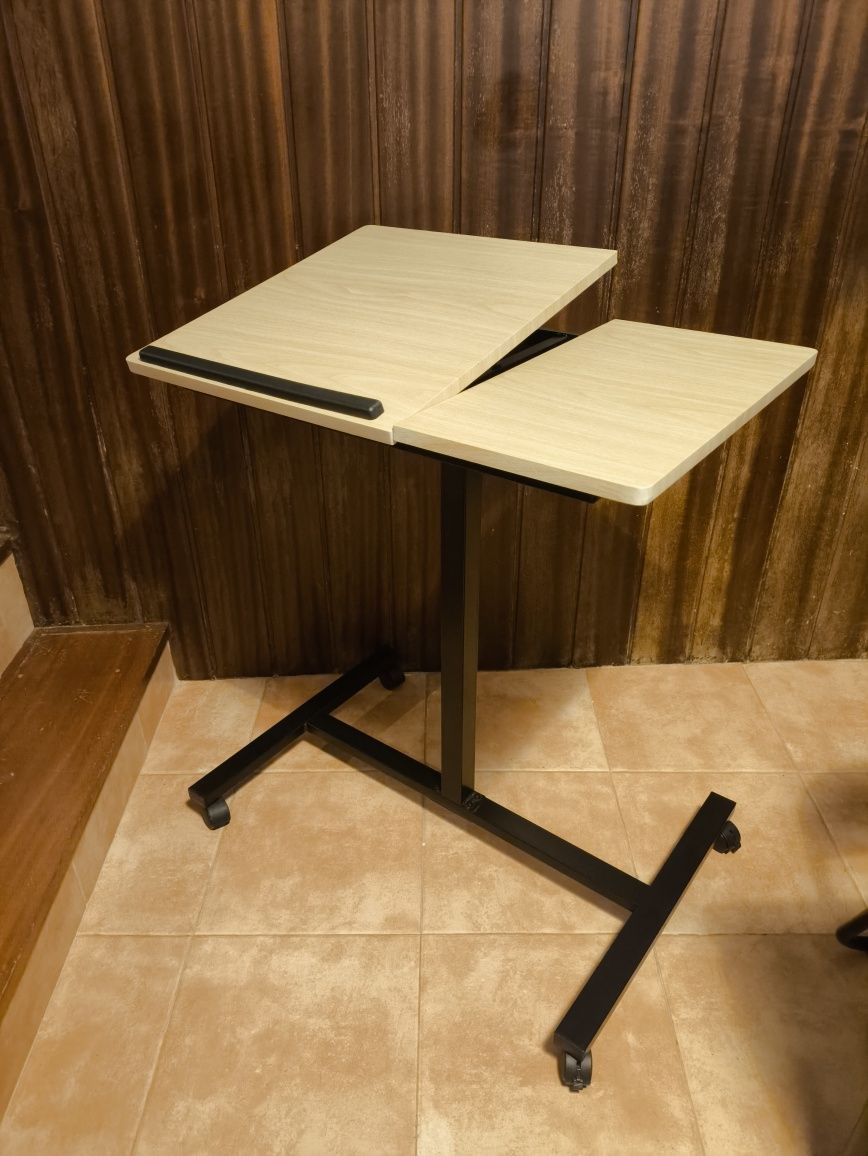 Mesa com altura regulável
