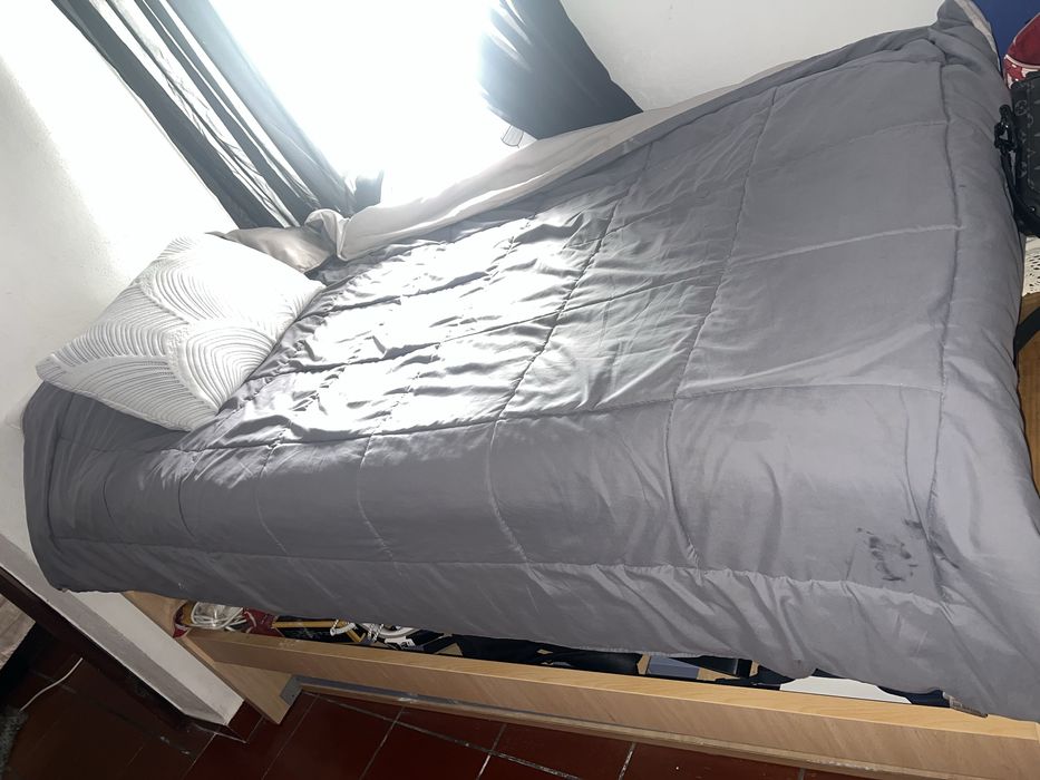 Cama superposta 2 colchoes e secretaria