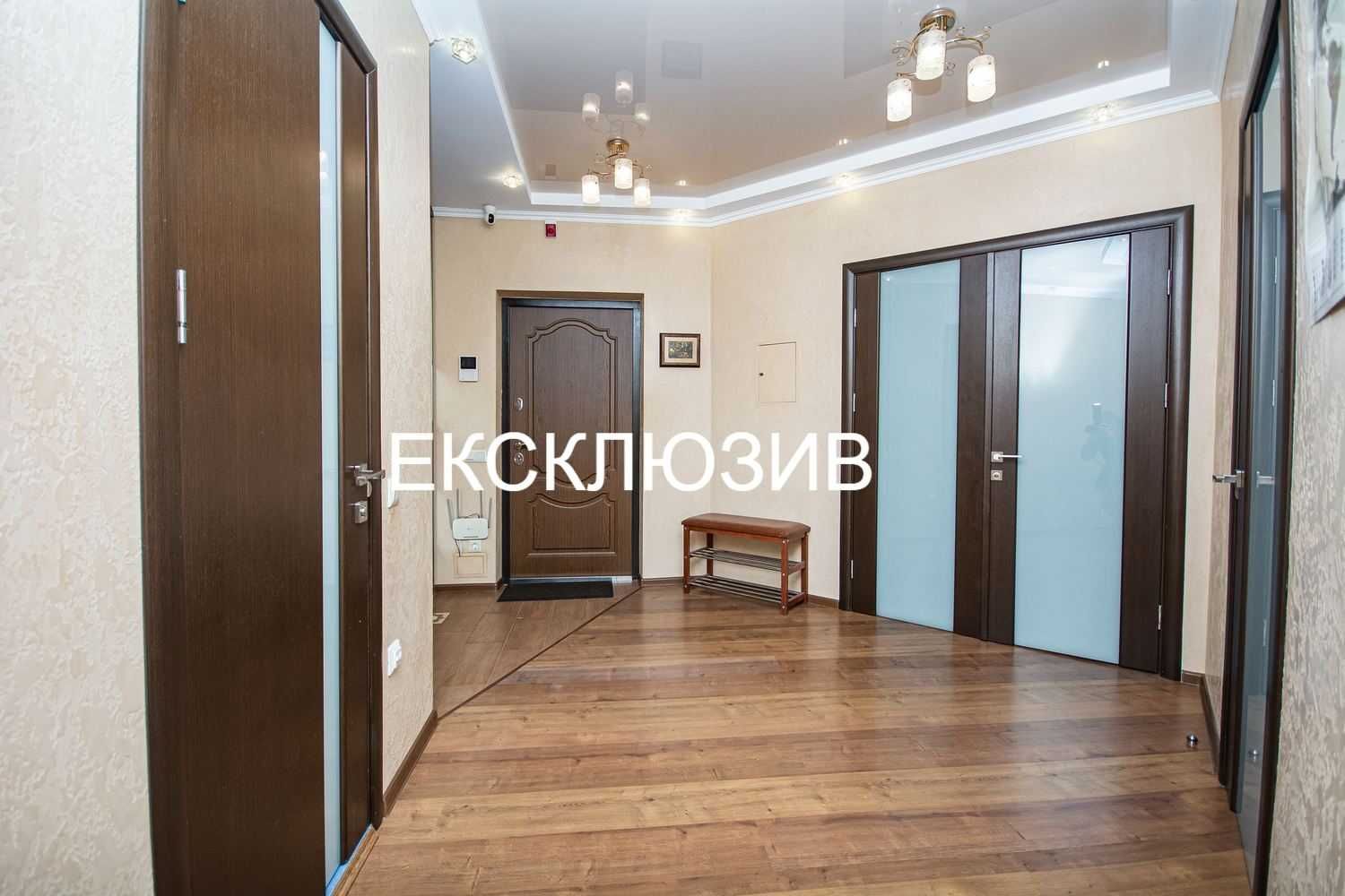 Без% Продам простору 2-к квартиру, Ревуцького 9, метро Харківська