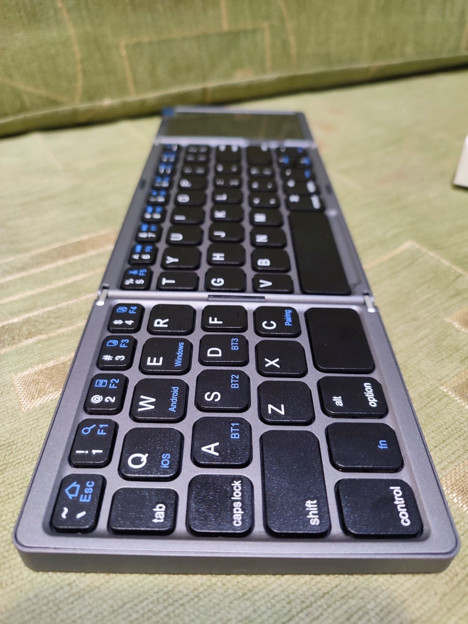 Портативна складна міні-клавіатура з сенсорною панеллю