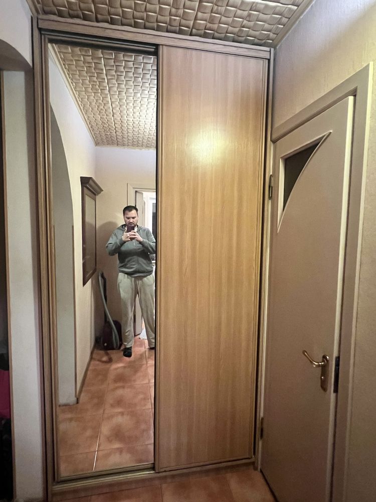 Шафа-купе в хорошому стані, велика, колір сосна