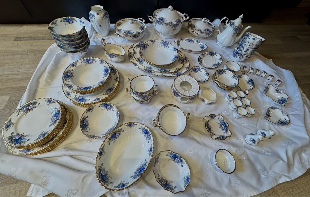 Serwis porcelany Royal Albert Moonlight Rose