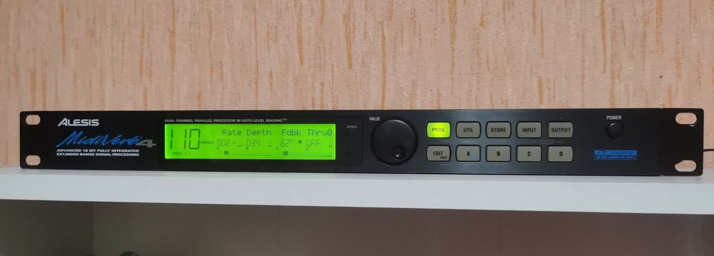 Alesis MidiVerb 4 процесор ефектів